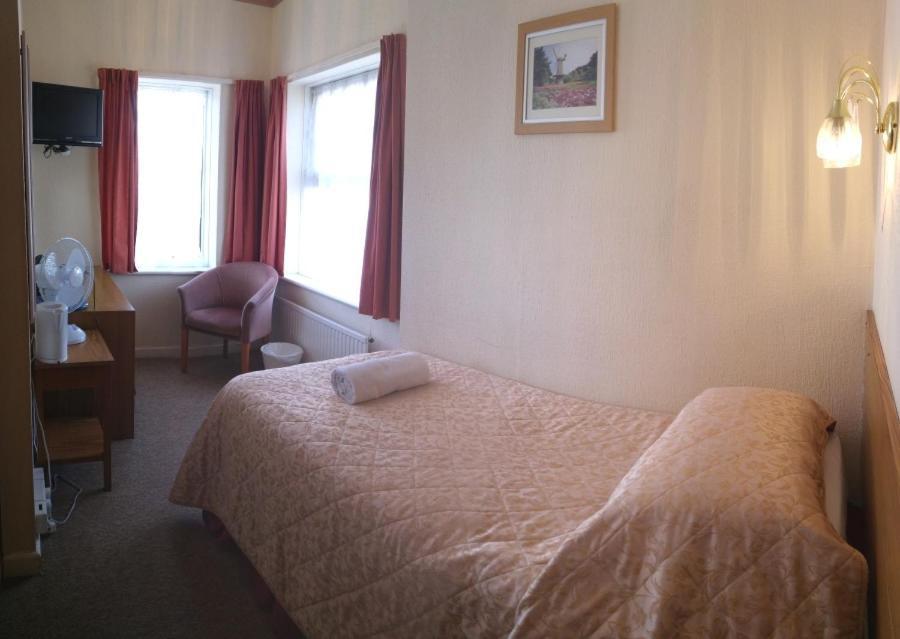 Hotel Riviera By The Sea ボーンマス エクステリア 写真